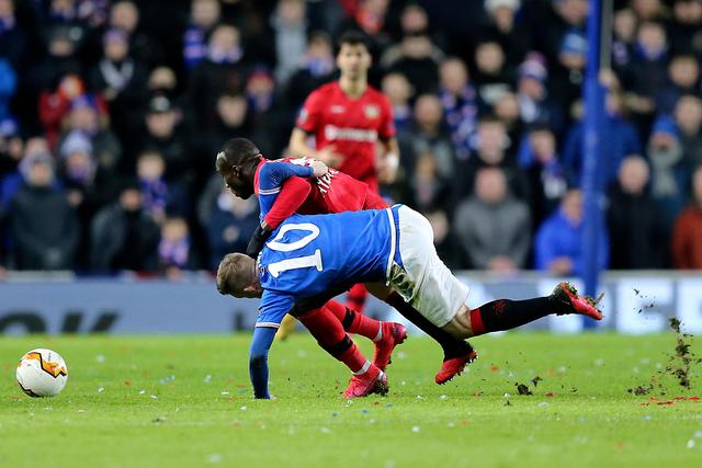 恩瓦内里晒照纪念收获英超处子球